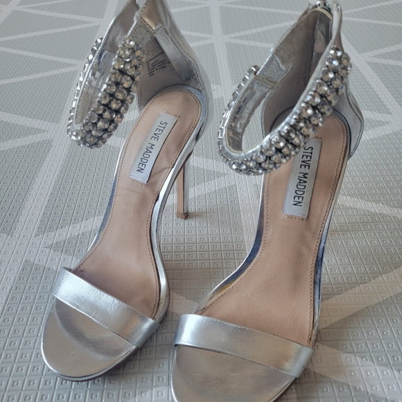 Steve Madden Metallic Sandal - Picture 1 of 3